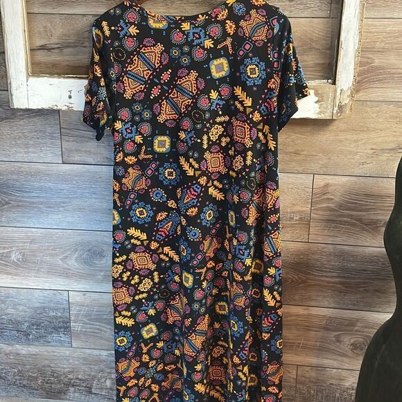 LulaRoe Ladies Carly Swing Dress Size M Black, Blue Yellow Pattern Color… - Picture 8 of 8